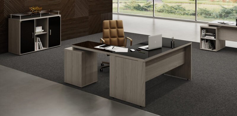 Mesa em  L tampo  de vidro e  gaveteiro  lateral